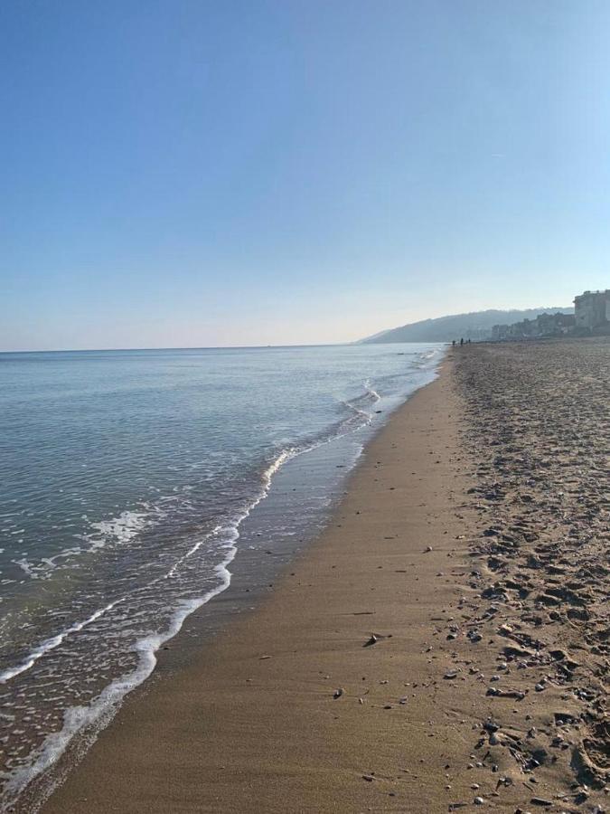 Soleil Levant Villers-sur-Mer Bagian luar foto